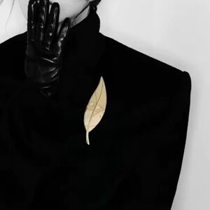 Elegant leaf brooch pin gold tone